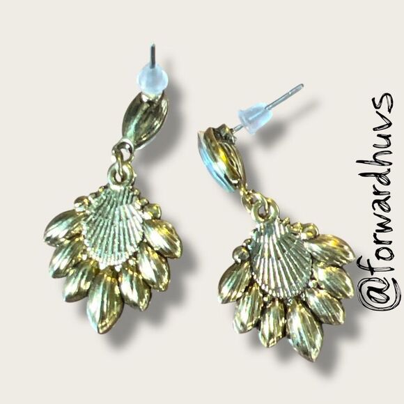 Vintage Pink Opalescent & Clear Rhinestone Fan Earrings - Picture 5 of 10